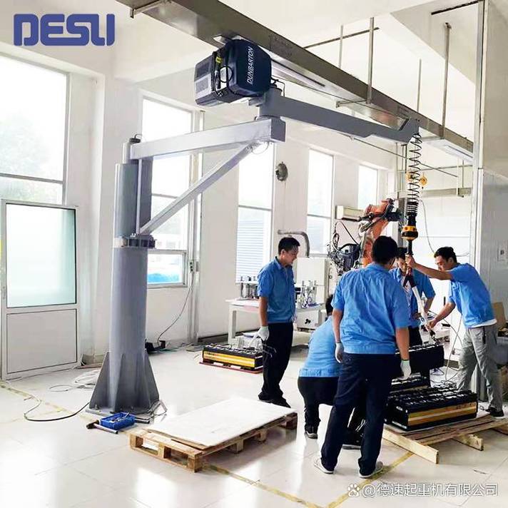 工厂选智能悬臂吊,为什么德速移动折臂吊机更值得关注?